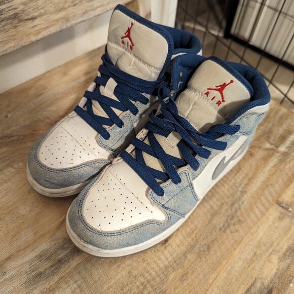 Jordan's size 6Y - Picture 1 of 5